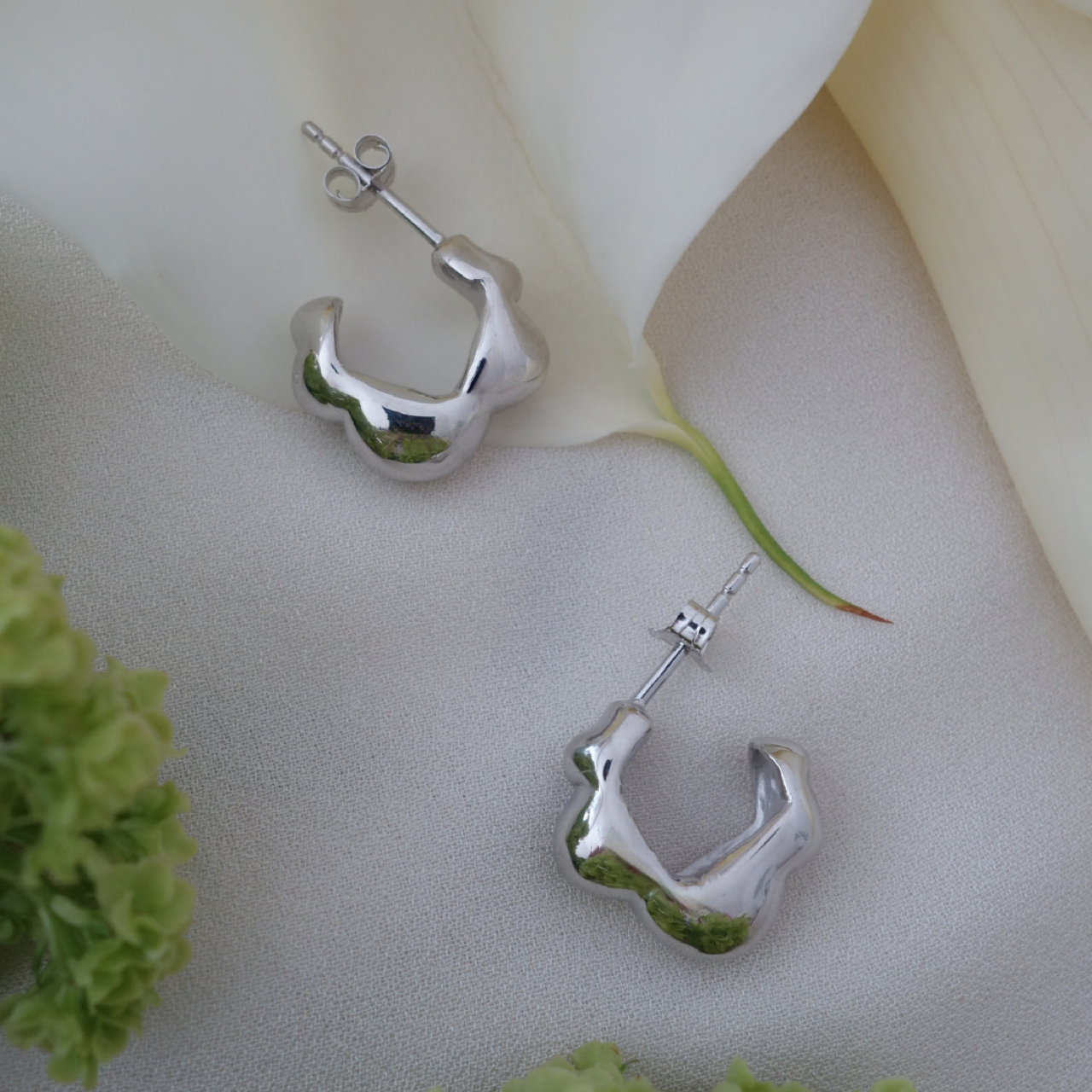 Hana Studs (Silver)