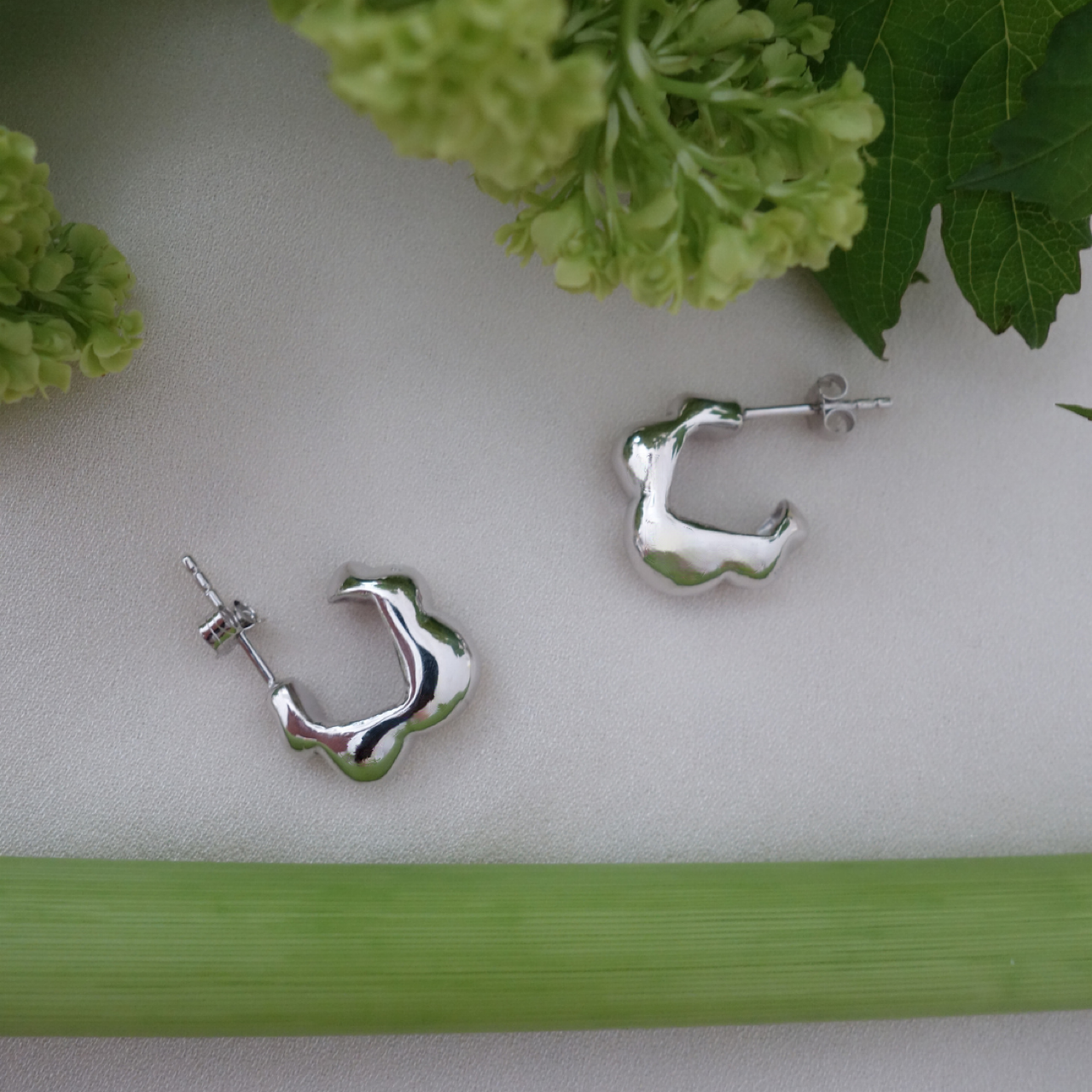 Hana Studs (Silver)