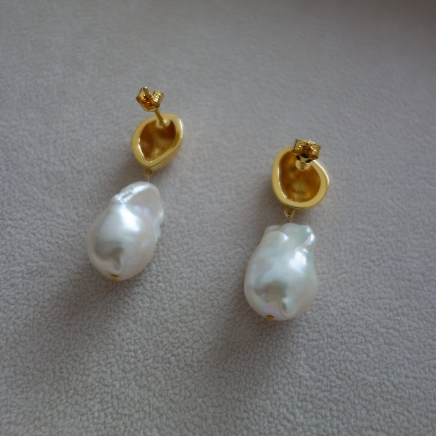 Erika Stud Earrings (Gold)