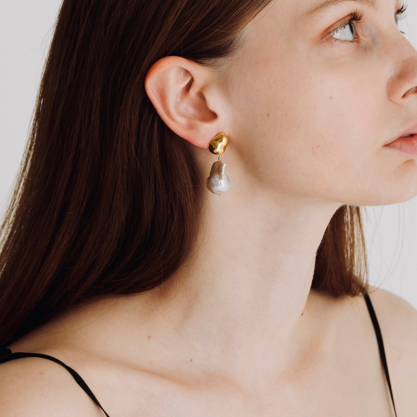 Erika Stud Earrings (Gold)